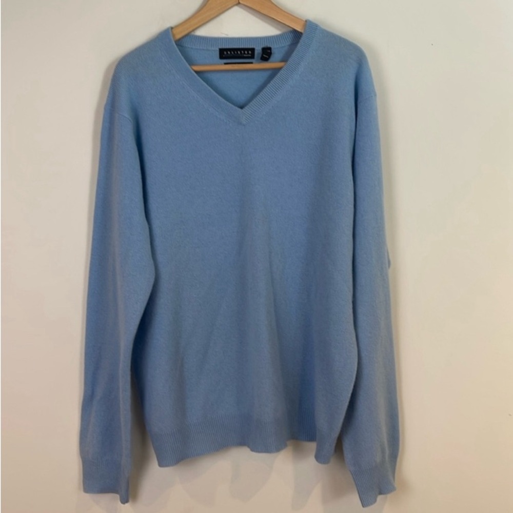 Unlisted by Kenneth Cole! 100% cashmere, V-neckline sweater! Size XXL